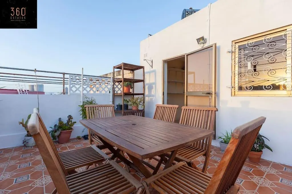 아파트 Beautiful, Typical Maltese 4Br Home With Roof Top By 360 Estates 슬리에마