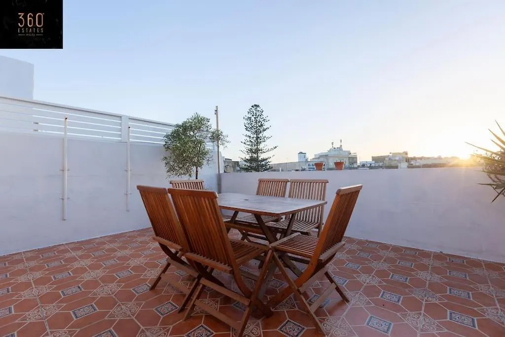 Beautiful, Typical Maltese 4Br Home With Roof Top By 360 Estates 슬리에마 0*,  몰타