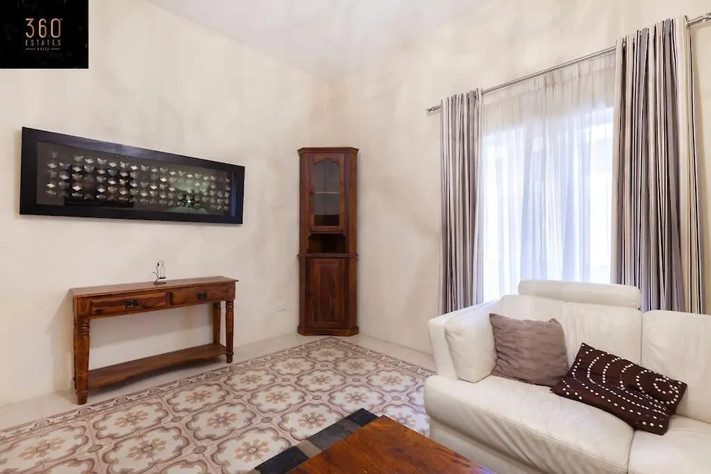 Beautiful, Typical Maltese 4Br Home With Roof Top By 360 Estates 슬리에마 0*,  몰타