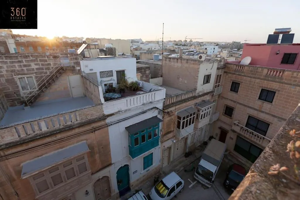 아파트 Beautiful, Typical Maltese 4Br Home With Roof Top By 360 Estates 슬리에마 몰타